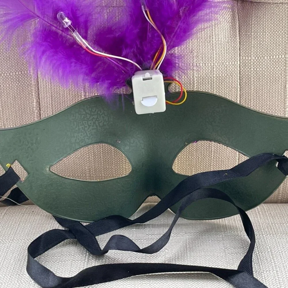 Light Up Mask Women Eye Mask Fashion Faux Purple Feather Masquedare Party Mask